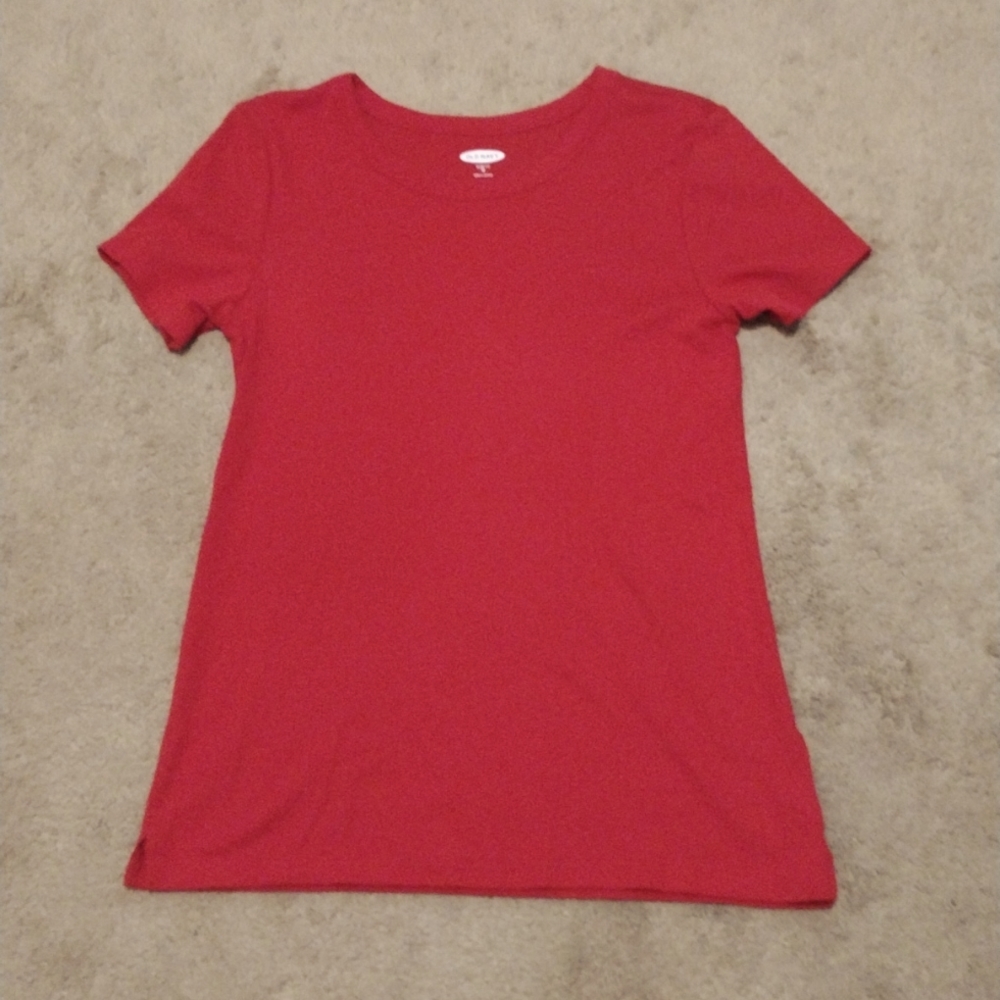 Red Old Navy Slim Fit T-shirt (M)